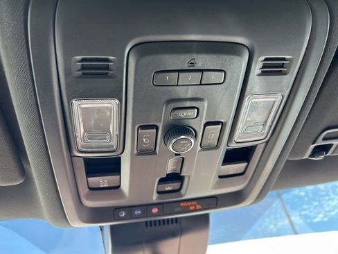 Used 2024 Chevrolet Tahoe High Country image 28