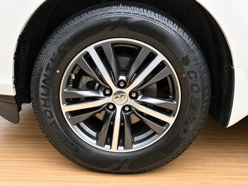 Used 2019 INFINITI QX60 Luxe w/ Essential Package FWD image 9