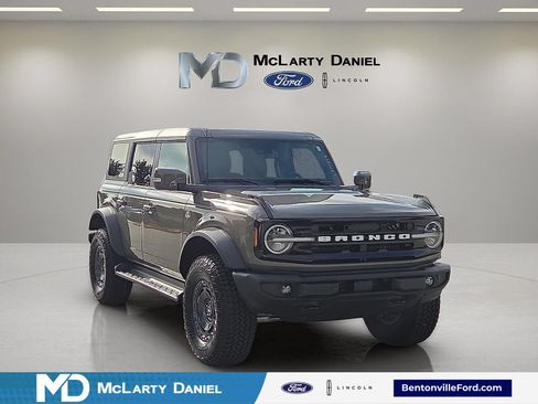 Used 2025 Ford Bronco Outer Banks w/ Sasquatch Package AWD/4WD image 1