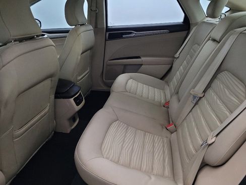 Used 2016 Ford Fusion SE image 18