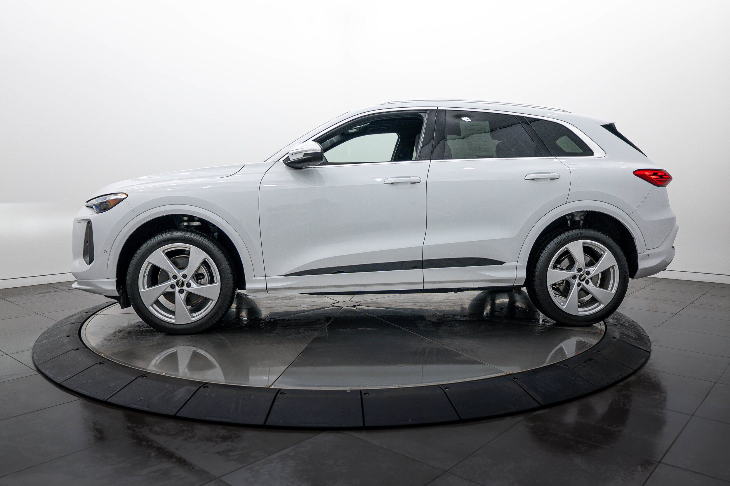 Used 2025 Audi Q5 Premium Plus AWD/4WD image 6