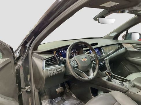 Used 2024 Cadillac XT6 Premium Luxury w/ Technology Package AWD/4WD image 9