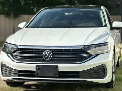 Used 2023 Volkswagen Jetta SE FWD image 10
