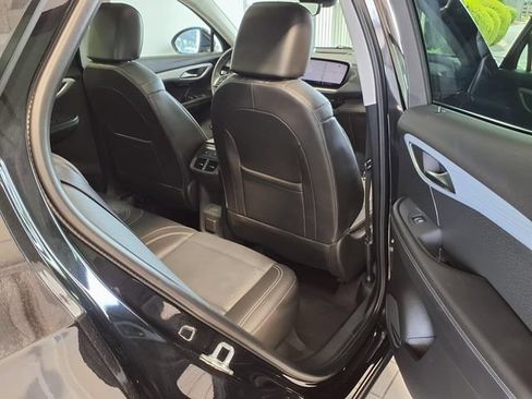 Used 2025 Buick Envision Avenir AWD/4WD image 29