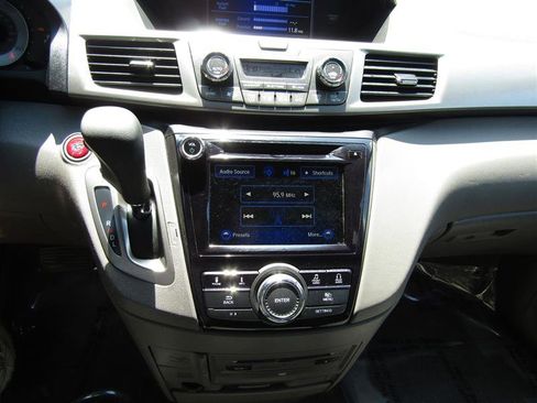 Used 2016 Honda Odyssey SE image 22