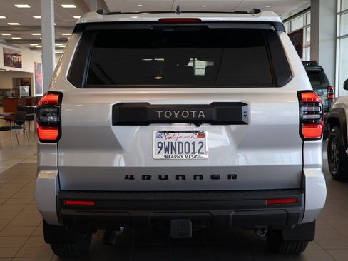 Used 2025 Toyota 4Runner SR5 RWD image 5