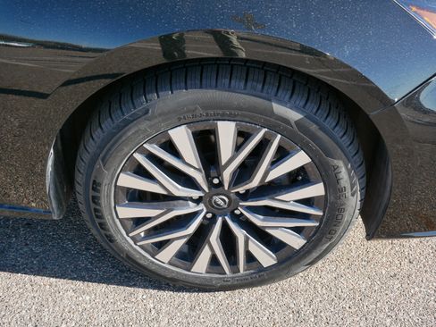 Used 2024 Nissan Altima 2.5 SV image 20