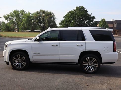 Used 2018 GMC Yukon Denali w/ Denali Ultimate Package AWD/4WD image 9