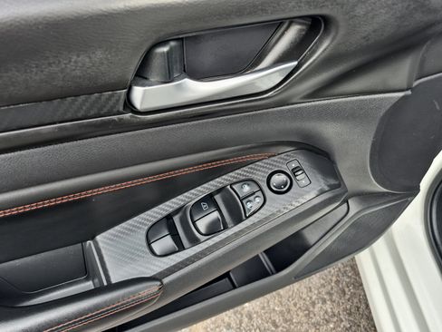 Used 2021 Nissan Altima 2.5 SR w/ SR Premium Package image 10