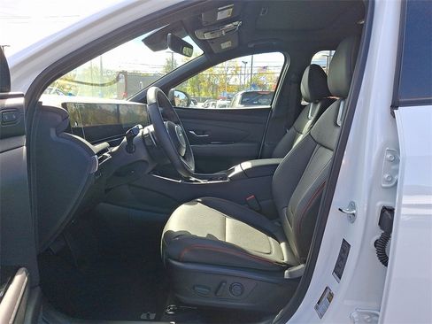 Used 2025 Hyundai Santa Cruz Limited image 6