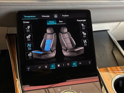 Used 2025 Cadillac Escalade ESV Sport Platinum image 34