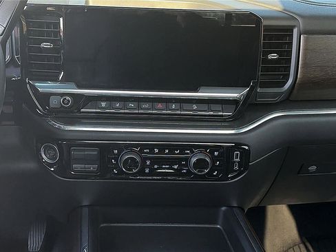 Used 2025 Chevrolet Silverado 2500 High Country w/ High Country Premium Package image 11