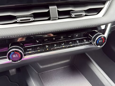 New 2026 Chevrolet Equinox LT w/ Convenience Package II image 36