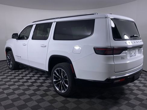 Used 2024 Jeep Wagoneer L Series III w/ Premium Group I image 20