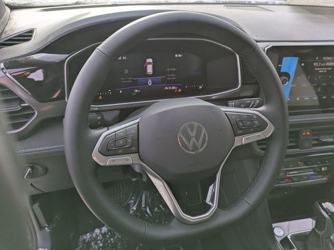 New 2026 Volkswagen Taos SE AWD/4WD image 17