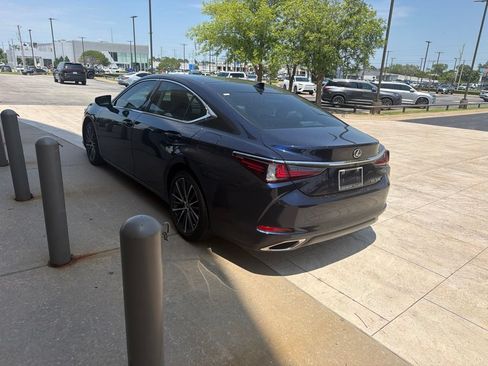 Certified 2025 Lexus ES 350 w/ Premium Package FWD image 4