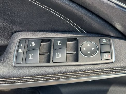Used 2019 Mercedes-Benz CLA 250 4MATIC image 11