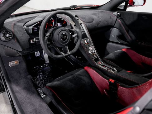 Used 2016 McLaren 675LT Coupe RWD image 10