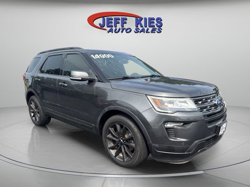 Used 2019 Ford Explorer XLT w/ Equipment Group 202A FWD image 3