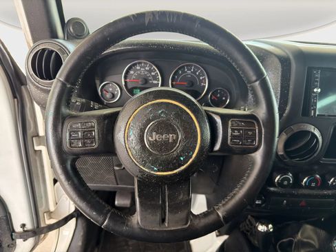 Used 2014 Jeep Wrangler Unlimited Sport w/ Connectivity Group AWD/4WD image 9