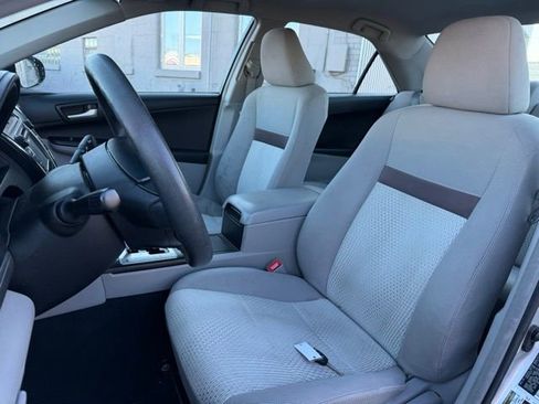Used 2012 Toyota Camry LE image 8