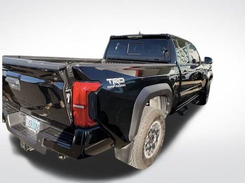 Used 2024 Toyota Tacoma TRD Off-Road image 8