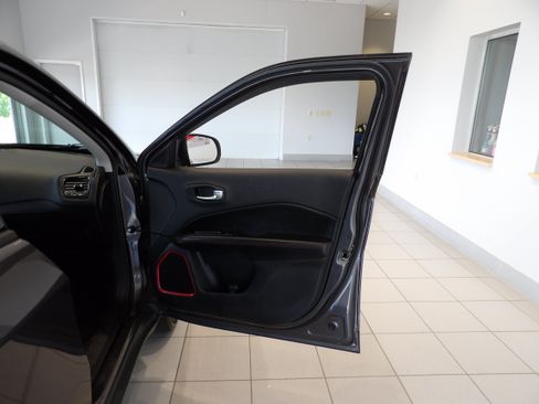Used 2019 Jeep Compass Trailhawk AWD/4WD image 20