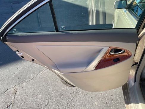 Used 2009 Toyota Camry XLE image 17