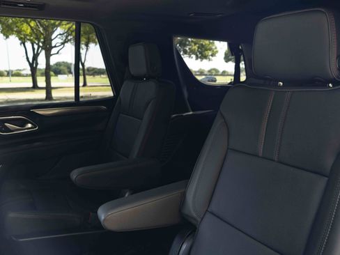 Used 2024 Chevrolet Tahoe RST w/ Luxury Package AWD/4WD image 18