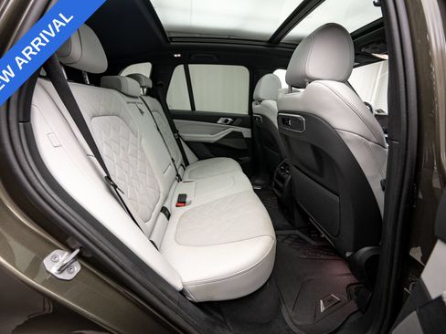 Used 2024 BMW X5 xDrive40i w/ Premium Package AWD/4WD image 15