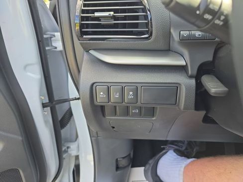 New 2025 Mitsubishi Eclipse Cross SEL image 19