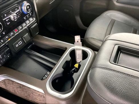 Used 2021 GMC Sierra 3500 Denali w/ Denali Ultimate Package image 17