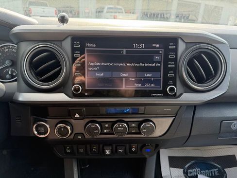 Used 2021 Toyota Tacoma TRD Off-Road w/ Technology Package AWD/4WD image 25