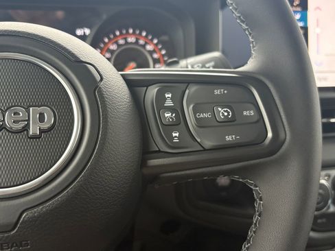 New 2026 Jeep Wrangler Unlimited Rubicon w/ Whitecap Package image 14