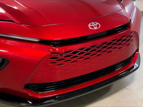 Used 2025 Toyota Crown Signia w/ Advanced Technology Package image 32