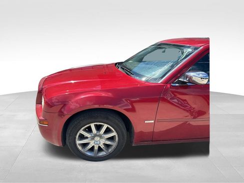 Used 2010 Chrysler 300 Touring RWD image 5