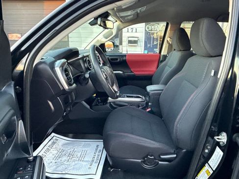 Used 2018 Toyota Tacoma SR5 image 14