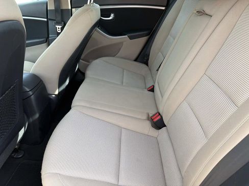 Used 2016 Hyundai Elantra GT FWD image 19