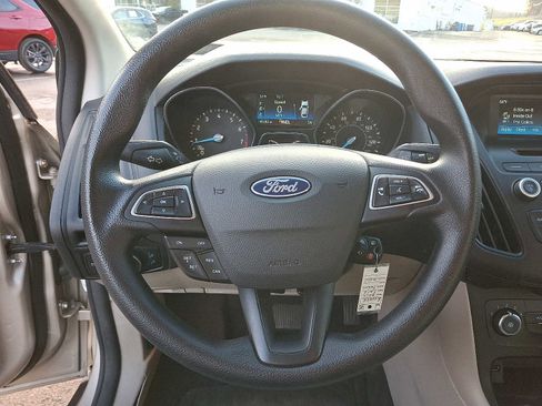 Used 2017 Ford Focus SE image 19