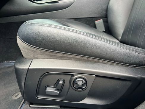 Used 2017 Maserati Levante image 37