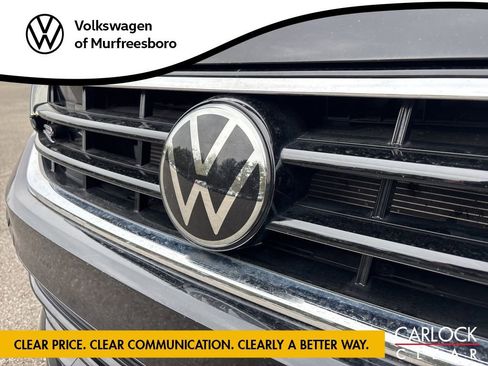 Used 2024 Volkswagen Tiguan SE R-Line image 11