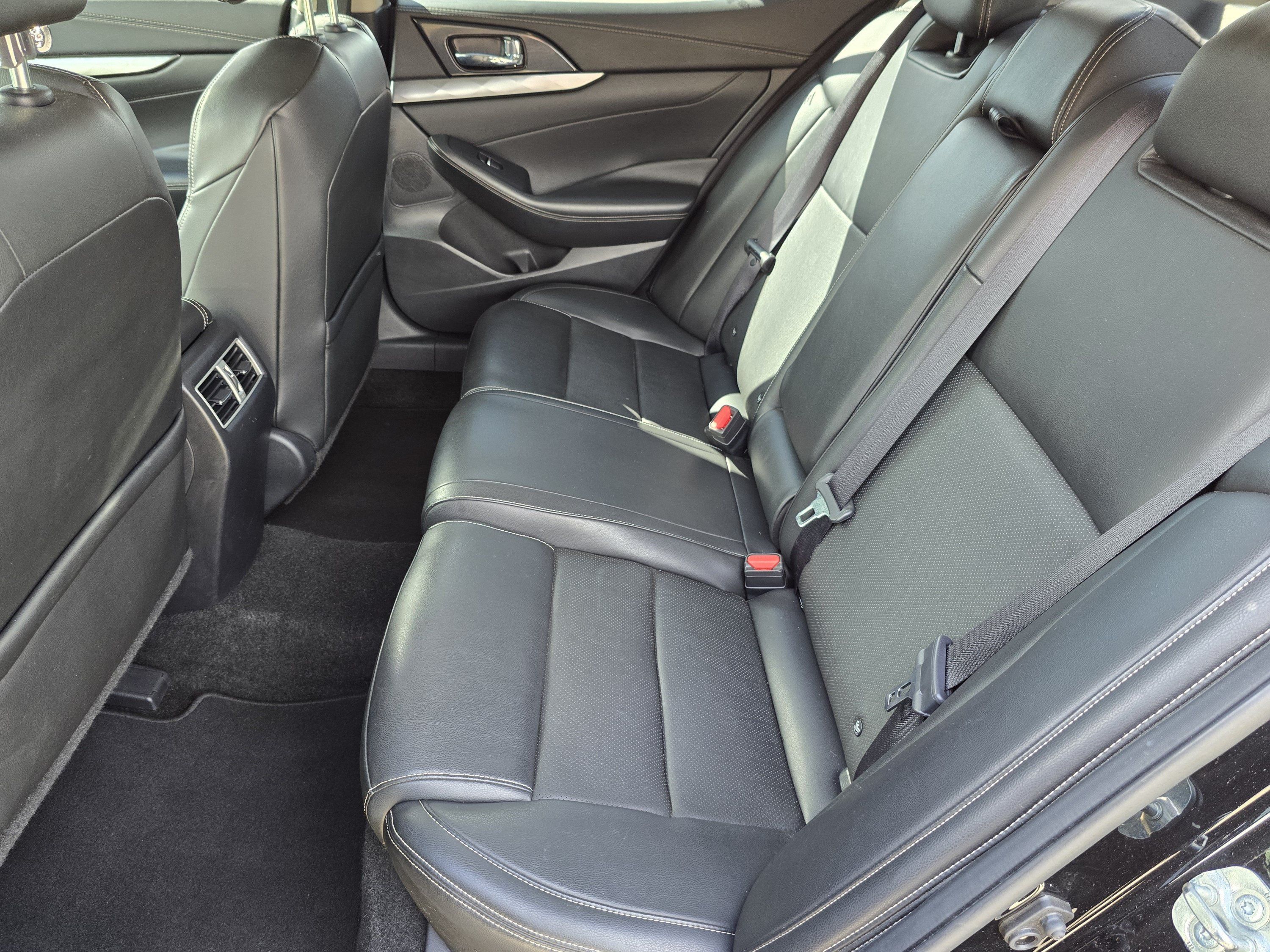 Used 2019 Nissan Maxima 3.5 SV w/ Floor Mat Group FWD image 6