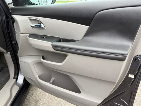 Used 2016 Honda Odyssey EX-L image 30