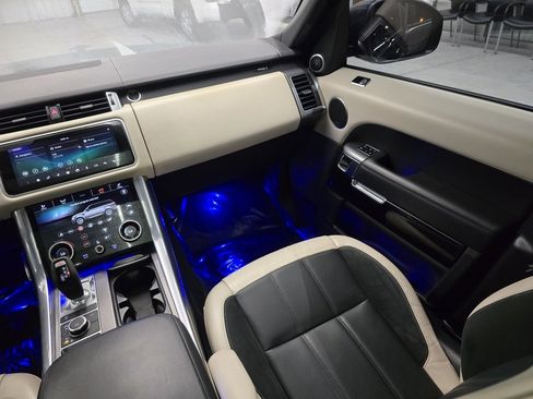 Used 2020 Land Rover Range Rover Sport HST image 38