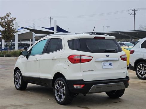 Used 2021 Ford EcoSport Titanium image 3