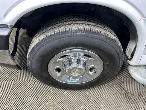 Used 2024 Chevrolet Express 2500 image 10