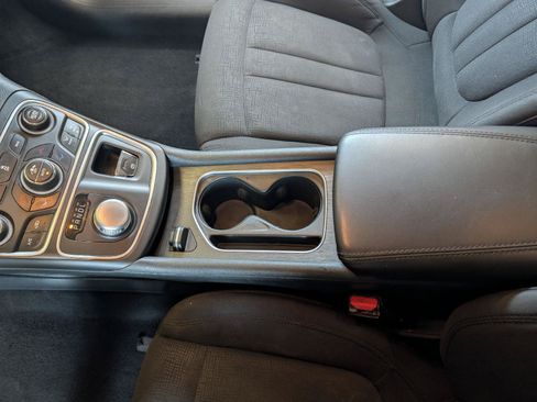 Used 2015 Chrysler 200 Limited w/ Convenience Group FWD image 28