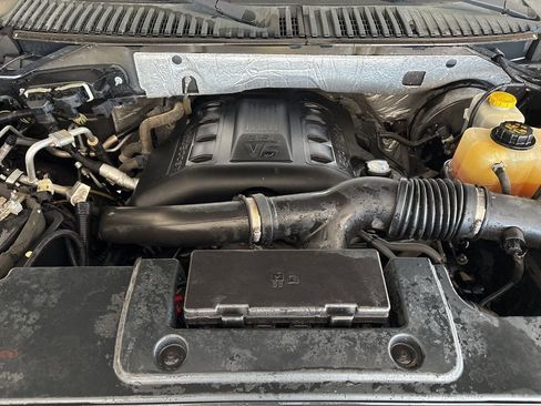 Used 2017 Ford Expedition Limited w/ Equipment Group 301A image 3