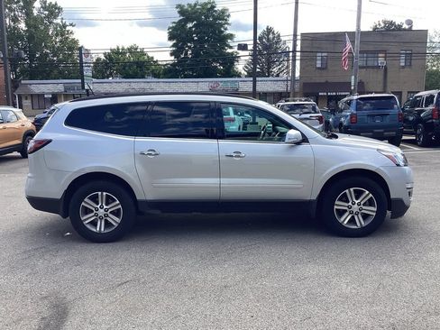 Used 2017 Chevrolet Traverse LT AWD/4WD image 4