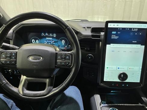 Used 2022 Ford Expedition Platinum AWD/4WD image 23